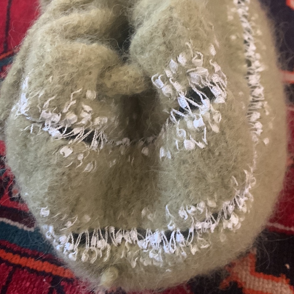 Handmade sage green wool shoulder bag. NWOT - Picture 5 of 7